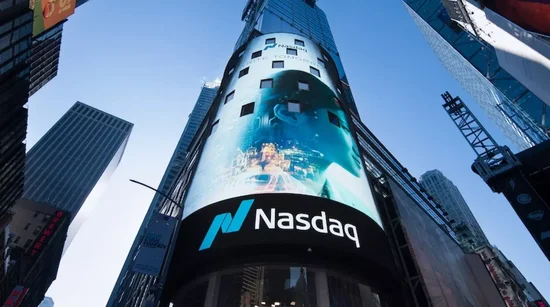 纳斯达克综合指数8月上涨3.93%，结束连跌两月